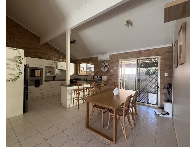 22 Farleigh Street, Old Bar NSW 2430