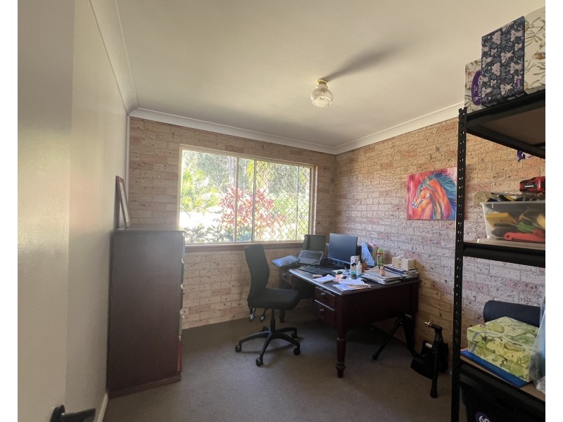 22 Farleigh Street, Old Bar NSW 2430