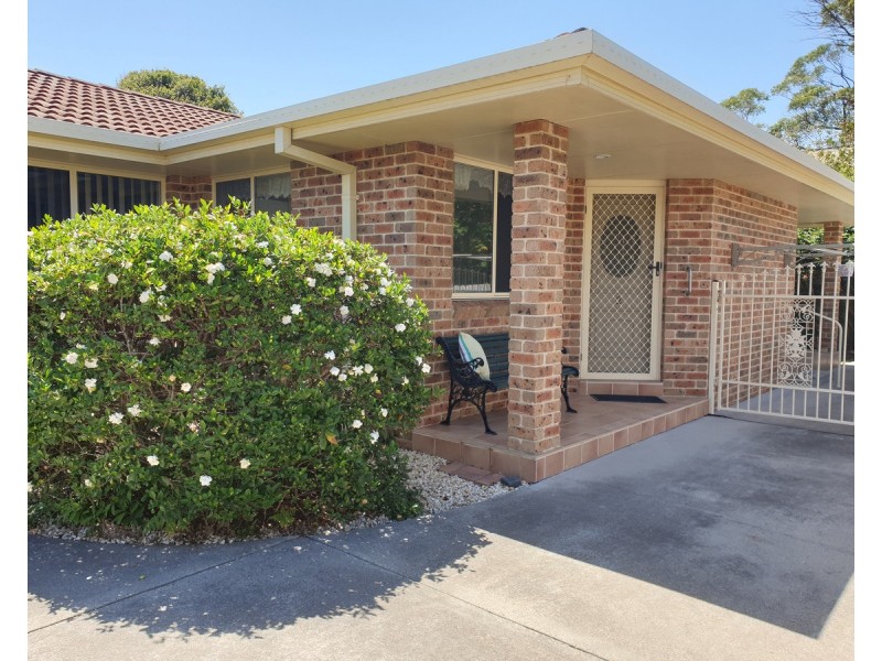 2/11 Farleigh Street, Old Bar NSW 2430