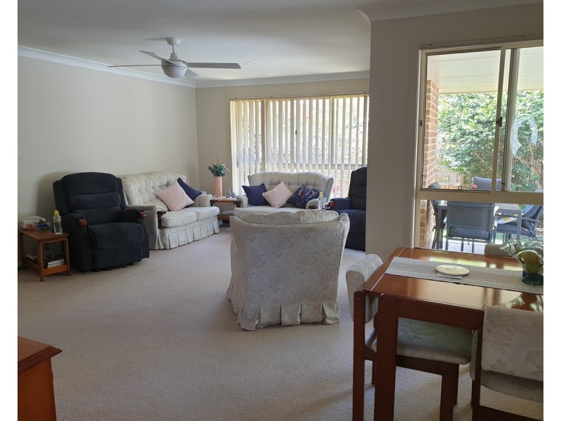 2/11 Farleigh Street, Old Bar NSW 2430