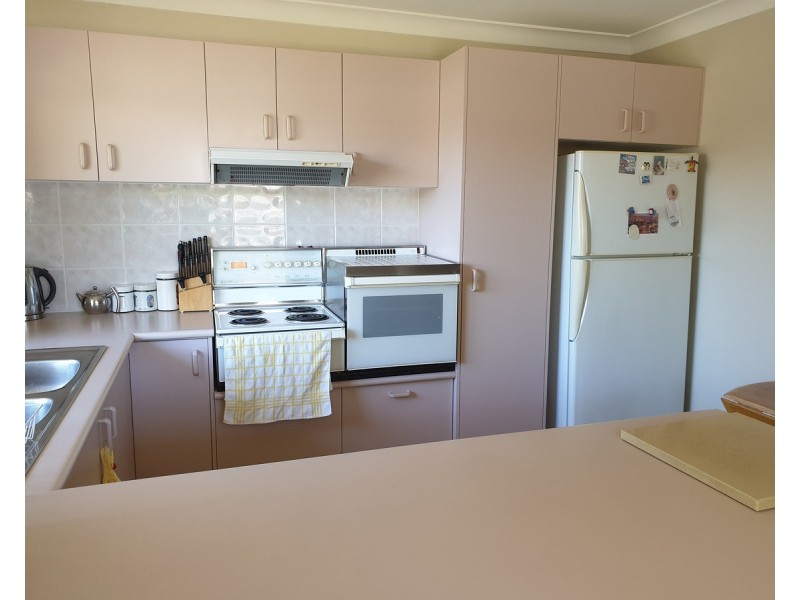 2/11 Farleigh Street, Old Bar NSW 2430