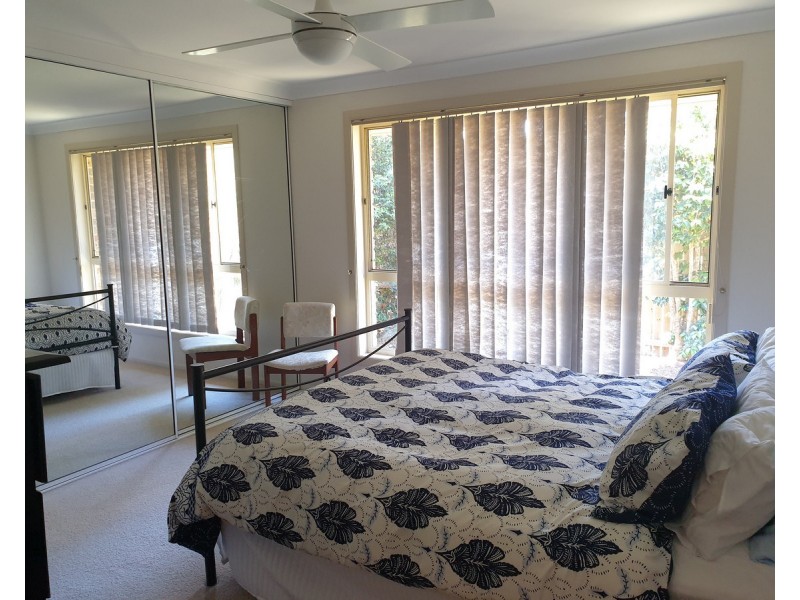 2/11 Farleigh Street, Old Bar NSW 2430