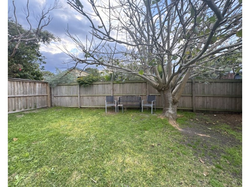 33 Pacific Parade, Old Bar NSW 2430