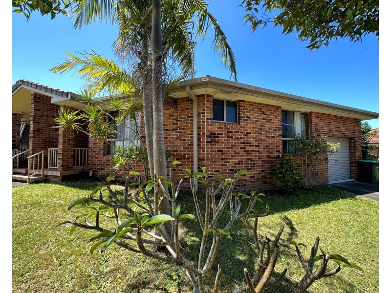 2/3 Leopardwood Street, Old Bar NSW 2430