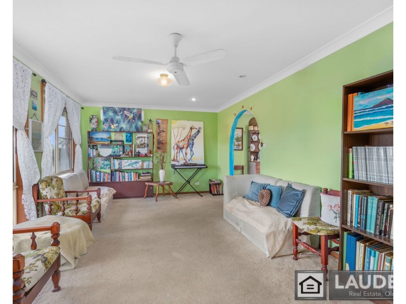 40 Molong Road, Old Bar NSW 2430
