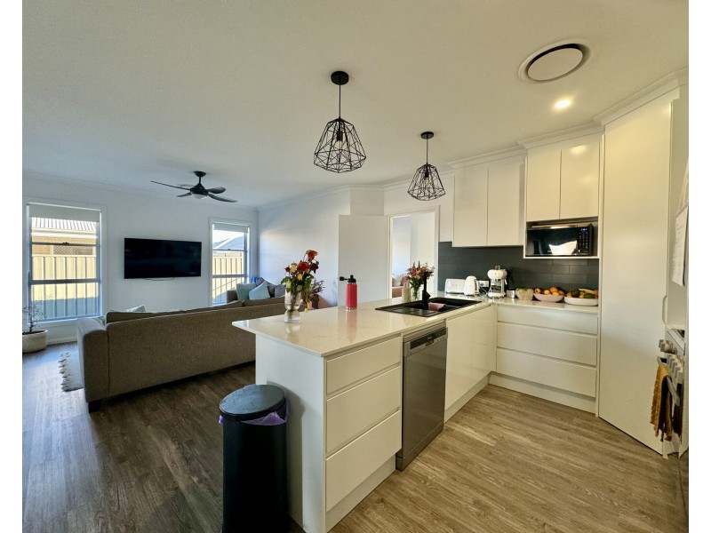 2/1 Egret Street, Old Bar NSW 2430