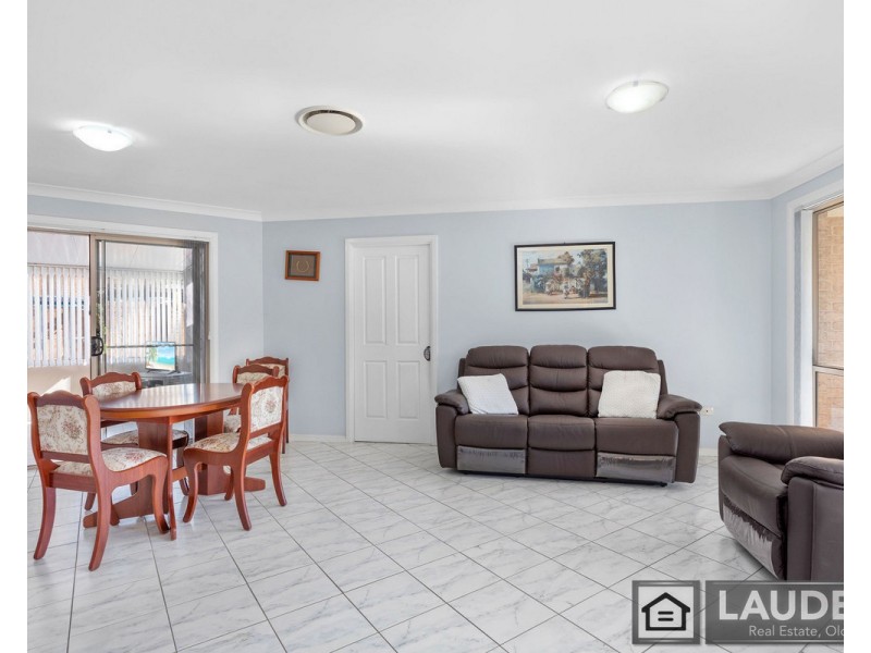 1/6 Ivy Crescent, Old Bar NSW 2430