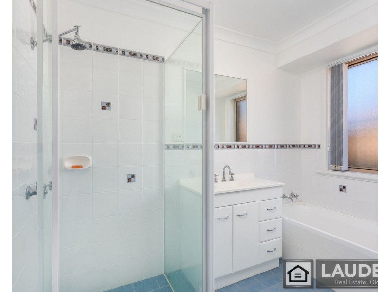 1/6 Ivy Crescent, Old Bar NSW 2430