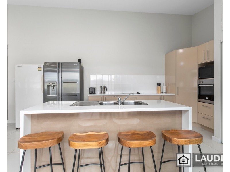 1 Flagtail Avenue, Old Bar NSW 2430