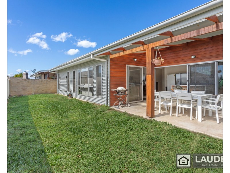 1 Flagtail Avenue, Old Bar NSW 2430