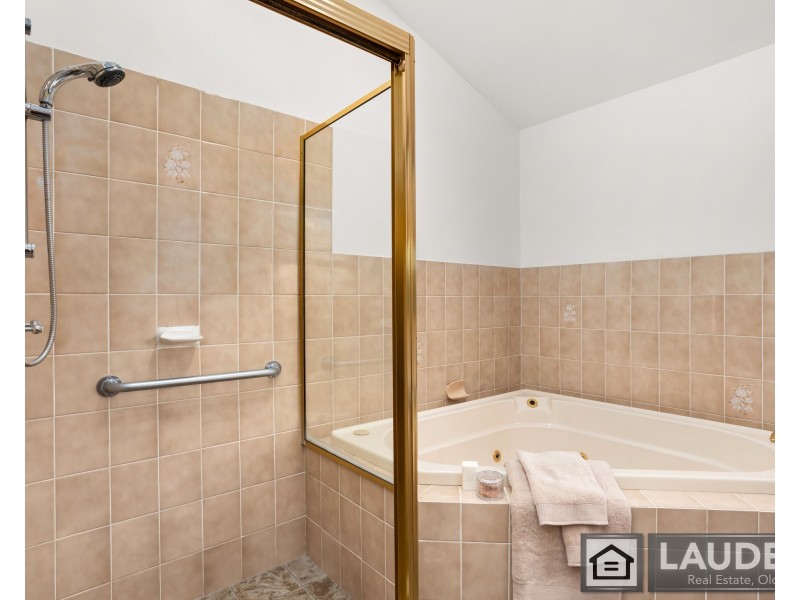 11 Rushby Drive, Old Bar NSW 2430