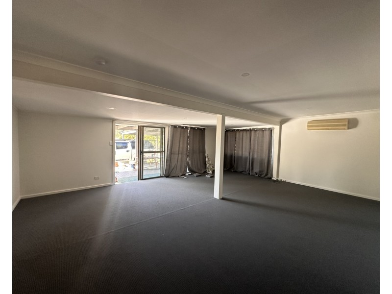 2 Walls Lane, Mitchells Island NSW 2430
