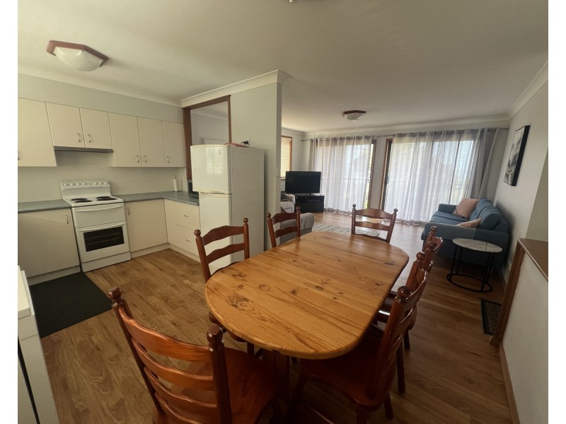 6 Lewis Street, Old Bar NSW 2430