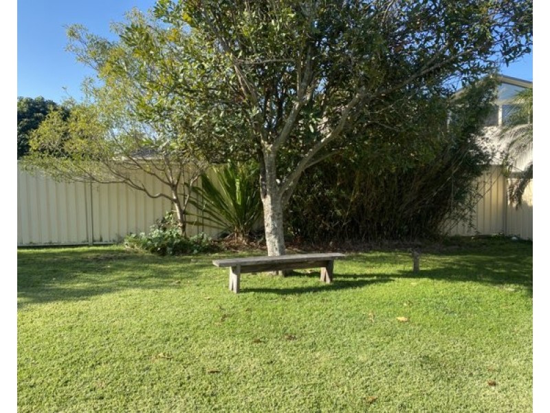 93 Old Bar Road, Old Bar NSW 2430