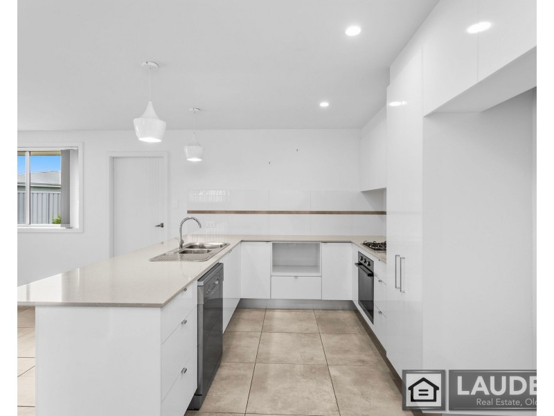 2/15 Tropicbird Crescent, Old Bar NSW 2430