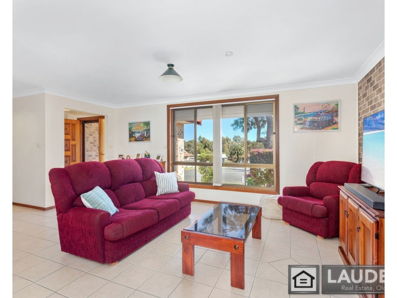 24 Molong Road, Old Bar NSW 2430