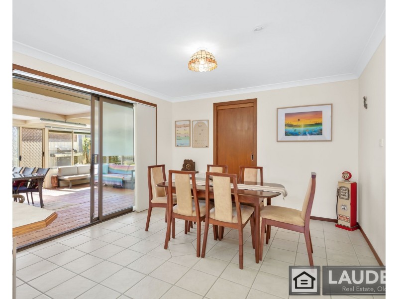 24 Molong Road, Old Bar NSW 2430