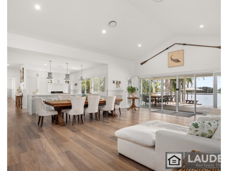 77 Templetons Lane, Oxley Island NSW 2430