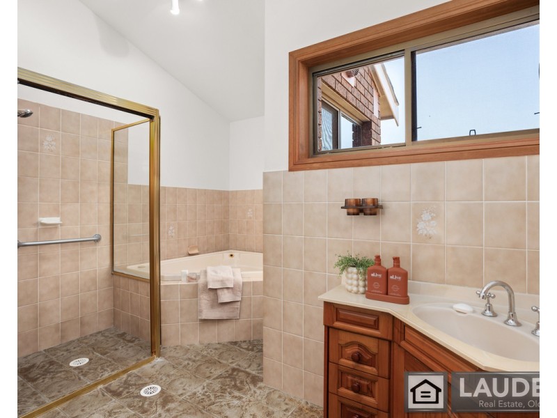 11 Rushby Drive, Old Bar NSW 2430