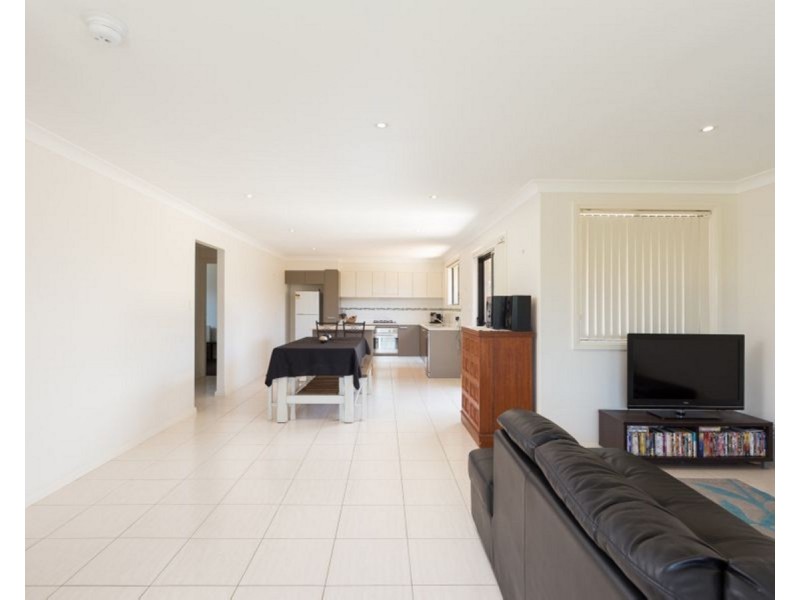1/11 Yellowfin Avenue, Old Bar NSW 2430