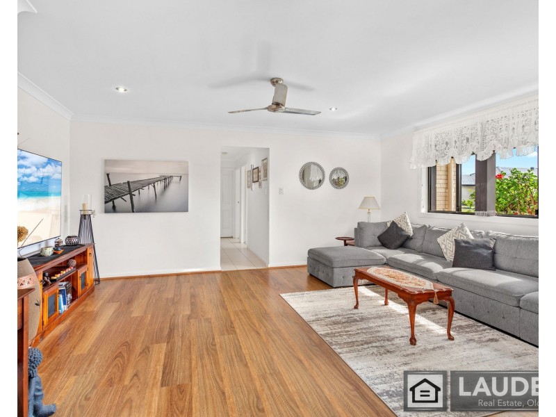 7 Mackerel Way, Old Bar NSW 2430