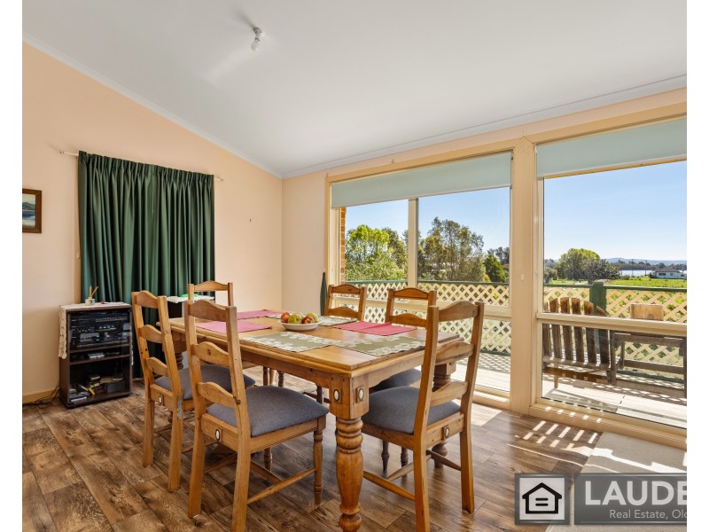 11 Leslies Lane, Mitchells Island NSW 2430