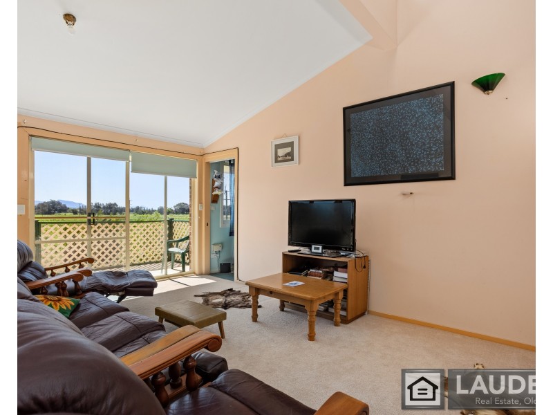 11 Leslies Lane, Mitchells Island NSW 2430
