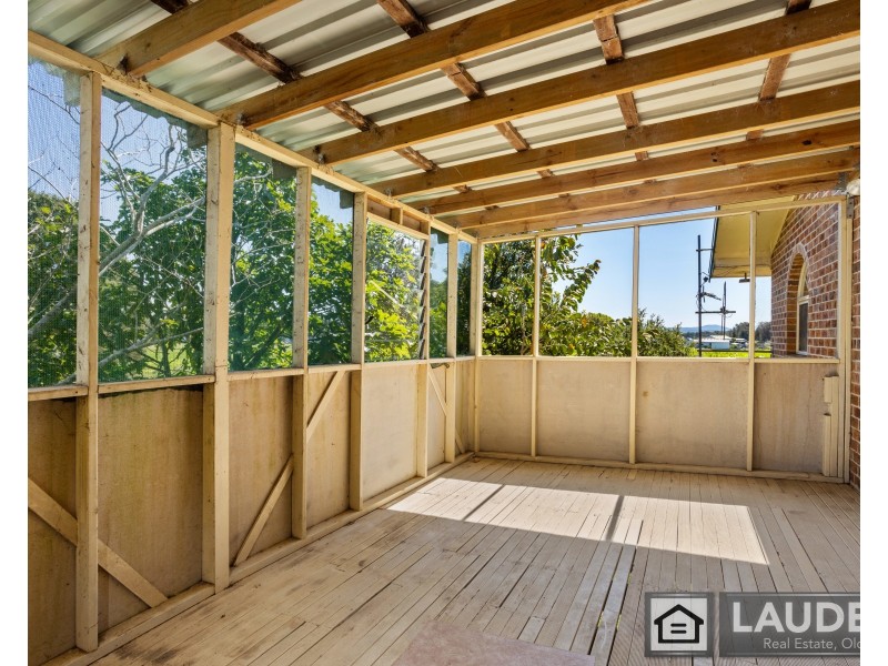 11 Leslies Lane, Mitchells Island NSW 2430