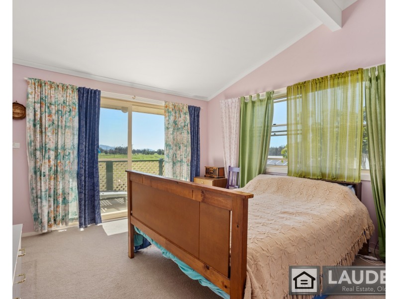 11 Leslies Lane, Mitchells Island NSW 2430