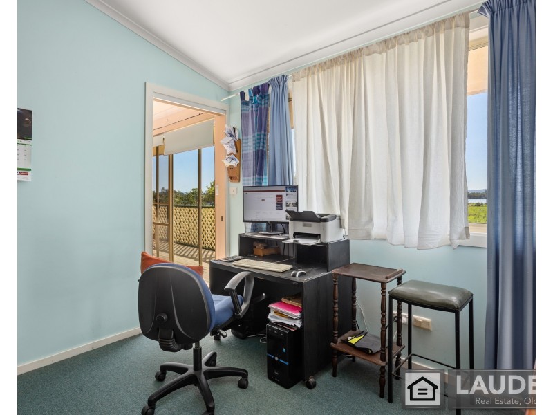 11 Leslies Lane, Mitchells Island NSW 2430