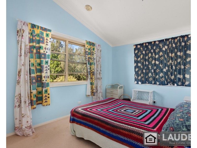 11 Leslies Lane, Mitchells Island NSW 2430