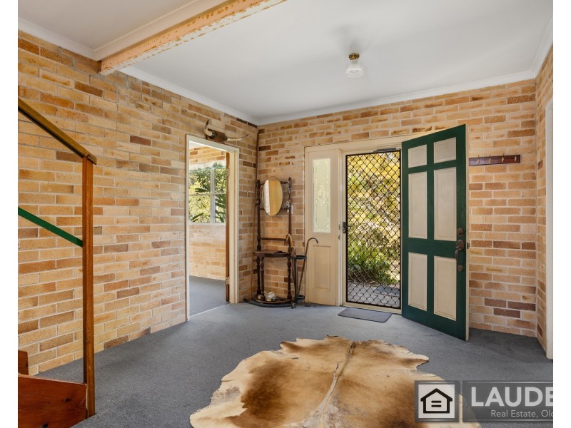 11 Leslies Lane, Mitchells Island NSW 2430