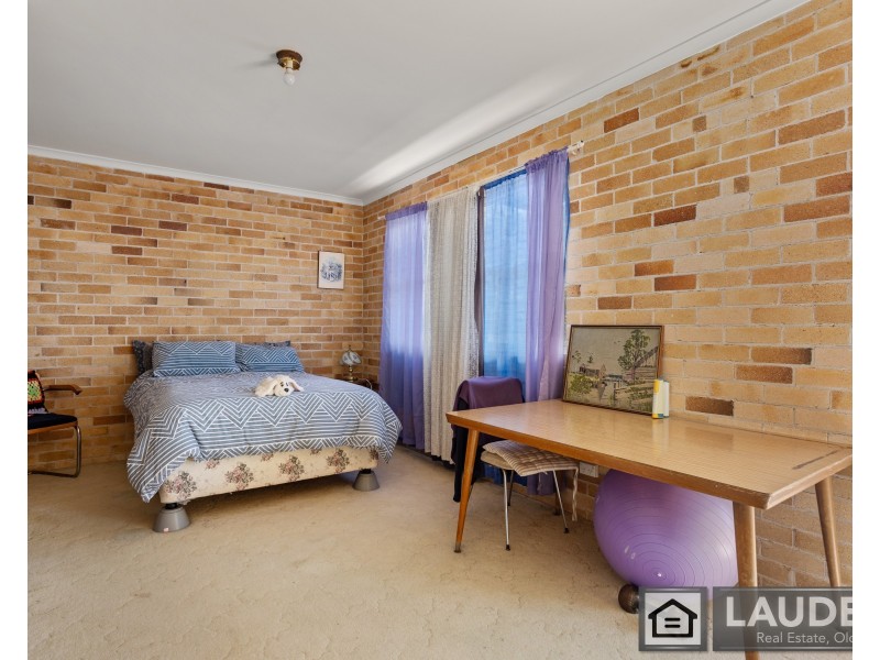 11 Leslies Lane, Mitchells Island NSW 2430