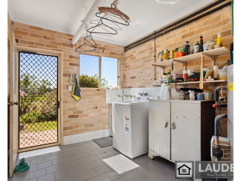 11 Leslies Lane, Mitchells Island NSW 2430
