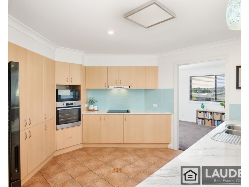 8 Mistral Place, Old Bar NSW 2430