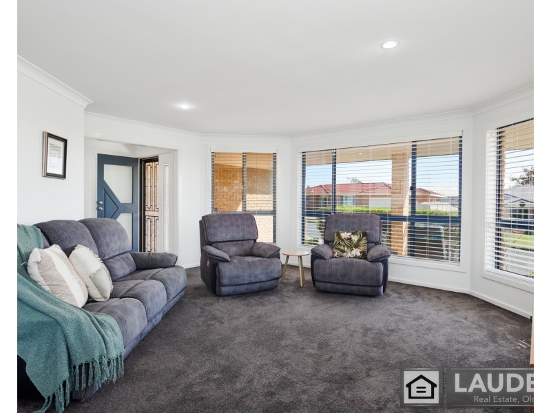 8 Mistral Place, Old Bar NSW 2430