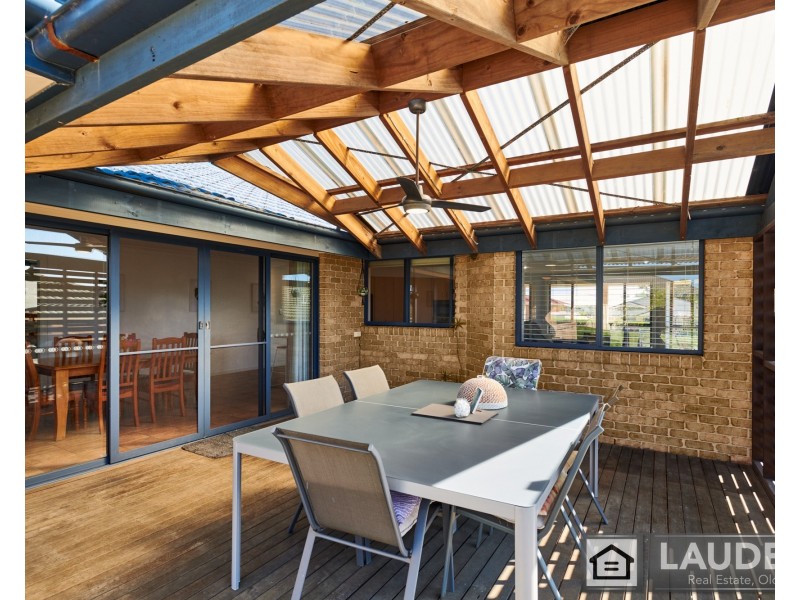 8 Mistral Place, Old Bar NSW 2430