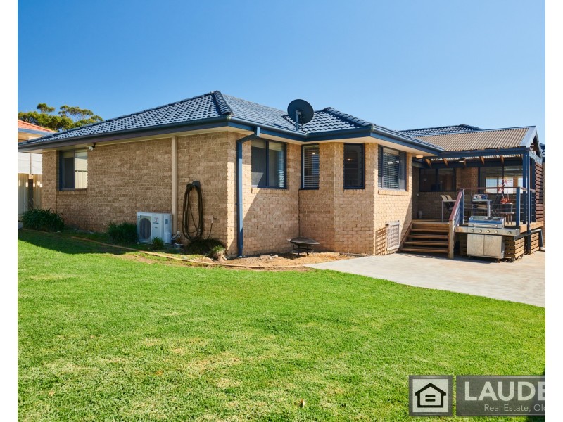 8 Mistral Place, Old Bar NSW 2430