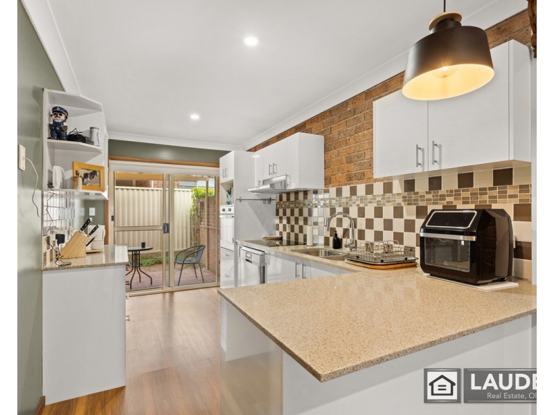 2/89 Old Bar Road, Old Bar NSW 2430