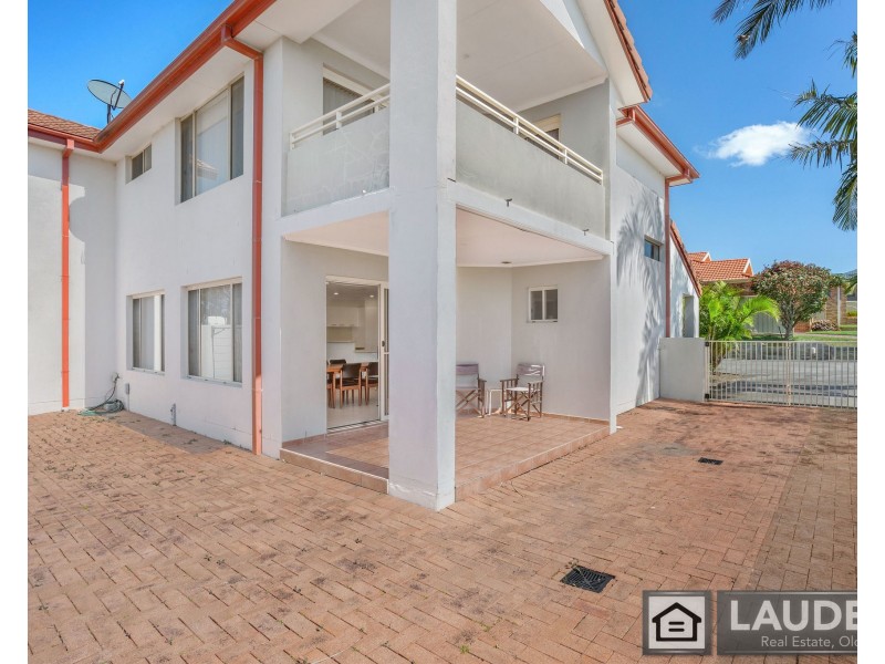 1/2 Mistral Place, Old Bar NSW 2430