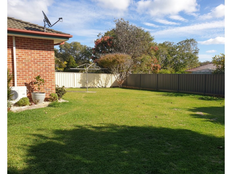 42 Carrabeen Drive, Old Bar NSW 2430