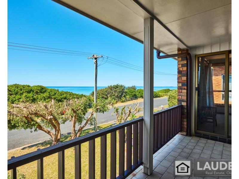 39 Pacific Parade, Old Bar NSW 2430