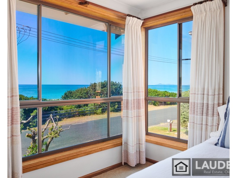 39 Pacific Parade, Old Bar NSW 2430