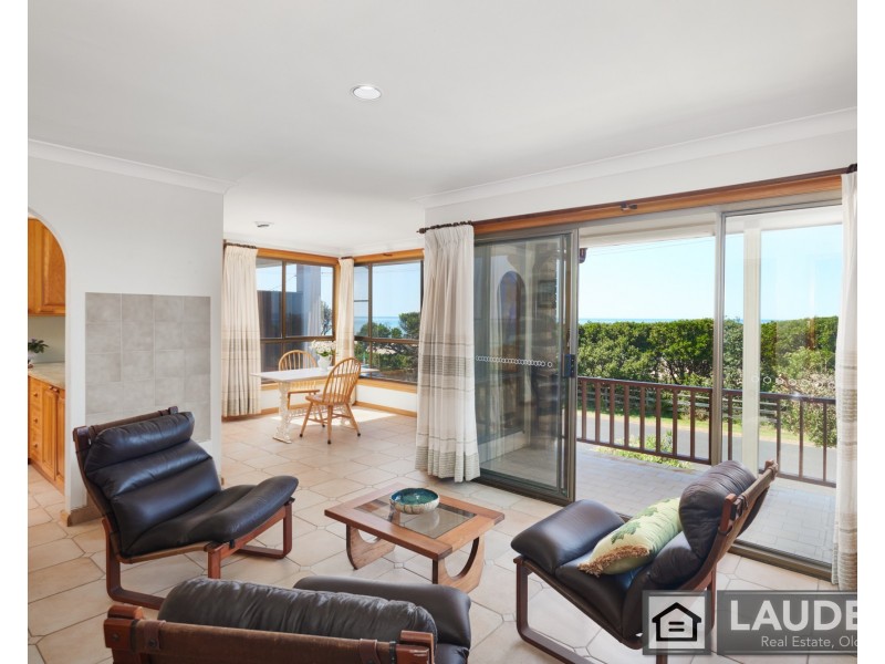 39 Pacific Parade, Old Bar NSW 2430