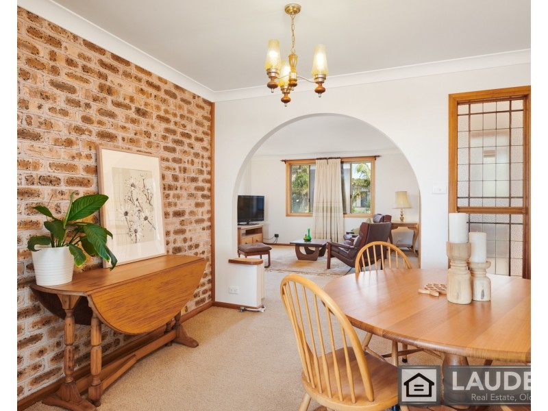 39 Pacific Parade, Old Bar NSW 2430