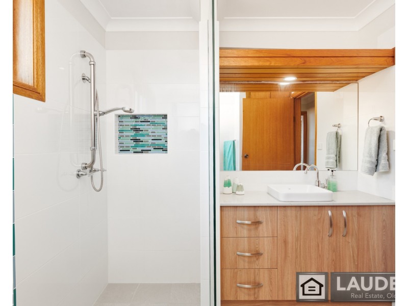 39 Pacific Parade, Old Bar NSW 2430