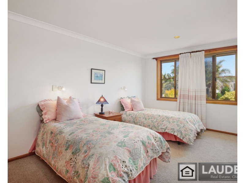 39 Pacific Parade, Old Bar NSW 2430