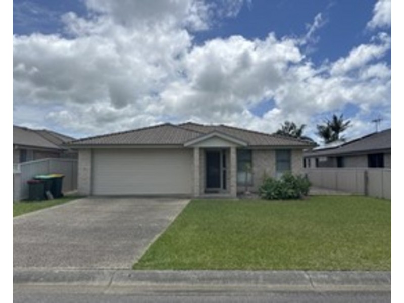 13 Flagtail Avenue, Old Bar NSW 2430