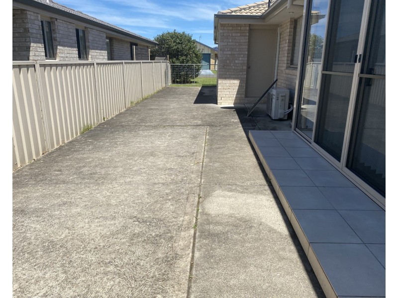 13 Flagtail Avenue, Old Bar NSW 2430