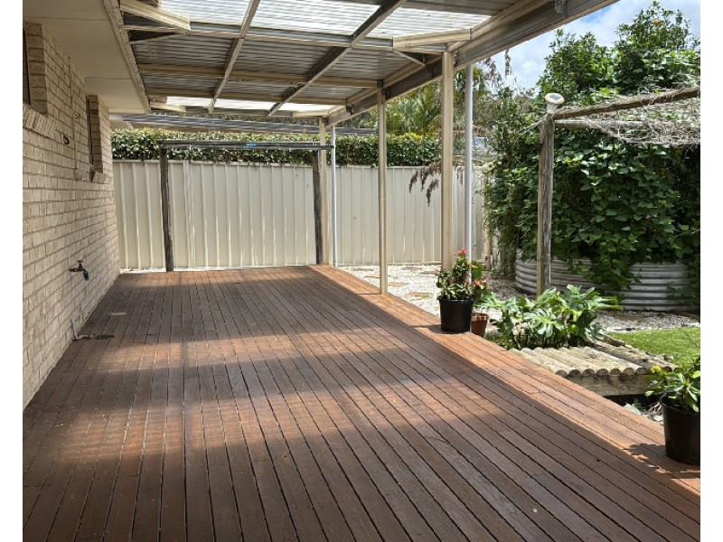 13 Flagtail Avenue, Old Bar NSW 2430